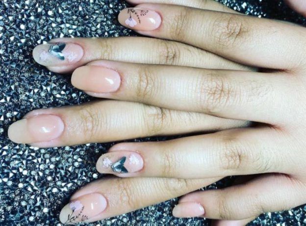diseño manicura con acrilico